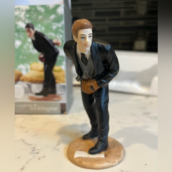 Weddingstar porcelain bride and groom cake topper - Picture 12 of 13